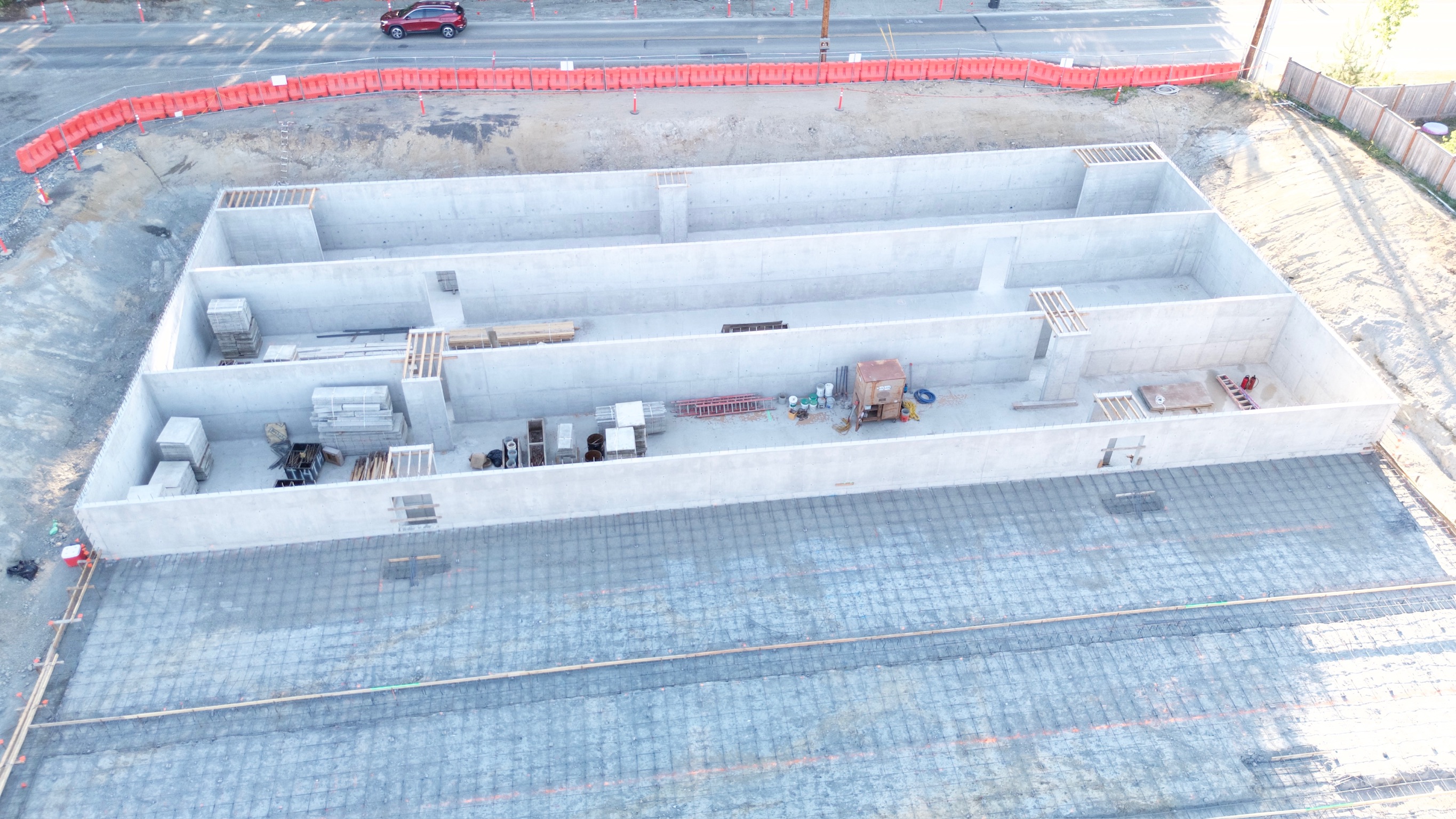 Detention vault shoring system installation